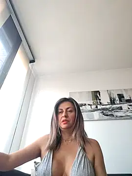 Latiinvenushot online show from 03-16-26, 02:10