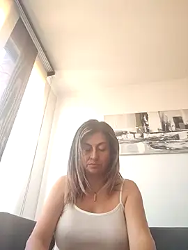 Latiinvenushot online show from 03-22-26, 02:18