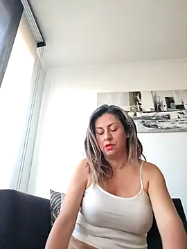 Latiinvenushot online show from 03-07-26, 11:59