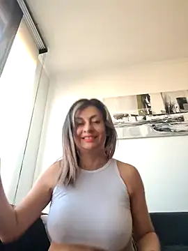 Latiinvenushot online show from 03-01-26, 12:49