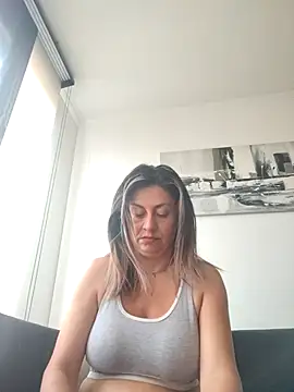 Latiinvenushot online show from 03-08-26, 12:41