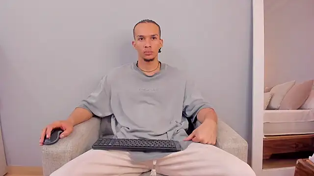 Dominick star online show from 11-13-25, 04:27