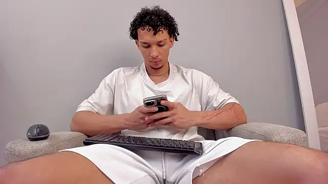 Dominick star online show from 01-09-26, 04:08