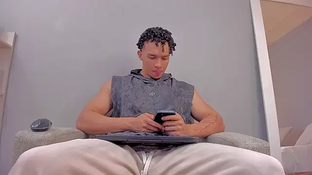 Dominick star online show from 11-21-25, 03:49