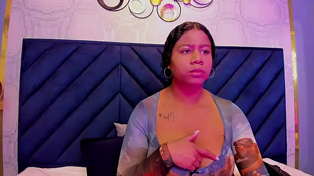 Sofi Fox  online show from 01-10-26, 07:09