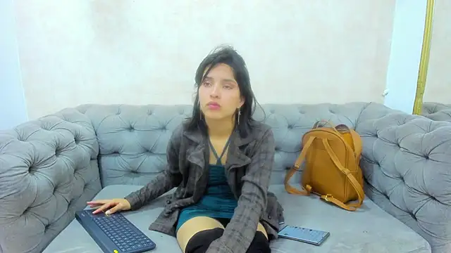 Snapshot of Cherrybombs1 chatting on 12-31-24, 02:14 Cherrybombs1 online show from 12-31-24, 02:14