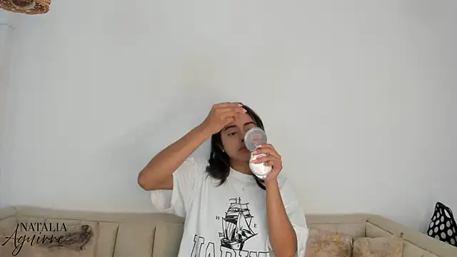 natalia aguirre1 online show from 11-28-25, 12:27