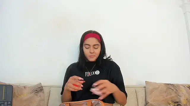 natalia aguirre1 online show from 10-14-25, 12:28