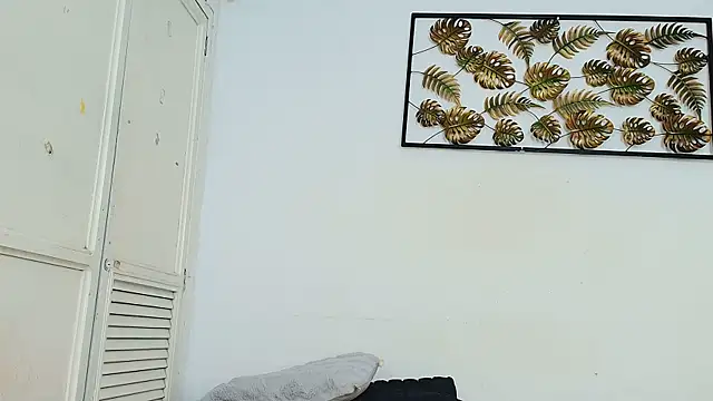 natalia aguirre1 online show from 09-14-25, 12:16