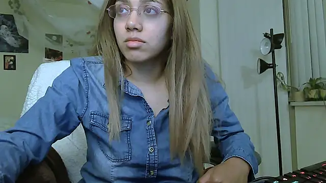 Snapshot of PolinaLoveX chatting on 11-07-25, 02:49 PolinaLoveX online show from 11-07-25, 02:49