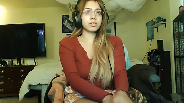 Snapshot of PolinaLoveX chatting on 12-27-24, 09:43 PolinaLoveX online show from 12-27-24, 09:43