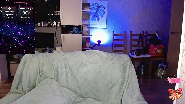 mischellemeow13 online show from 04-22-26, 03:46