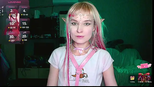 Snapshot of mischellemeow13 chatting on 12-15-25, 01:55 mischellemeow13 online show from 12-15-25, 01:55