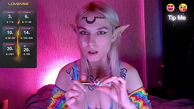 Snapshot of mischellemeow13 chatting on 11-04-25, 05:55 mischellemeow13 online show from 11-04-25, 05:55