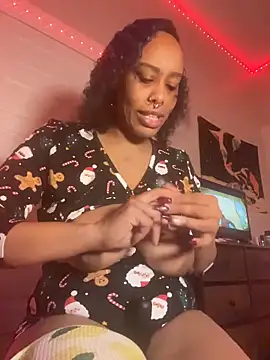 loveluna8 online show from 12-18-25, 11:41