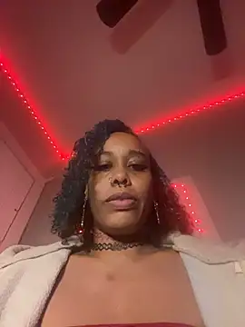 loveluna8 online show from 10-31-25, 08:22