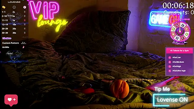 coupleofficial online show from 02-25-25, 10:53