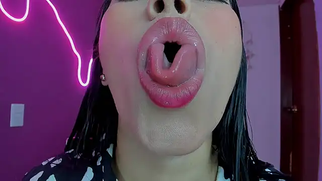  sulmatevans  online show from 11-04-25, 01:48