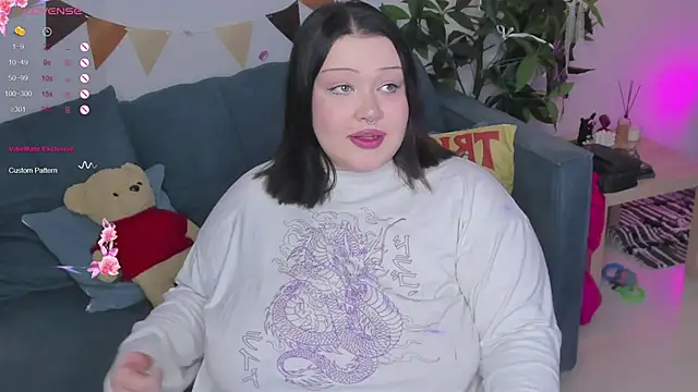 Snapshot of LilyBelll chatting on 09-25-25, 04:57 LilyBelll online show from 09-25-25, 04:57