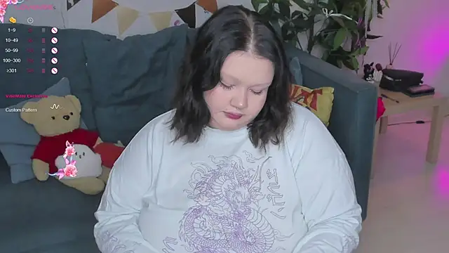 Snapshot of LilyBelll chatting on 10-04-25, 08:32 LilyBelll online show from 10-04-25, 08:32