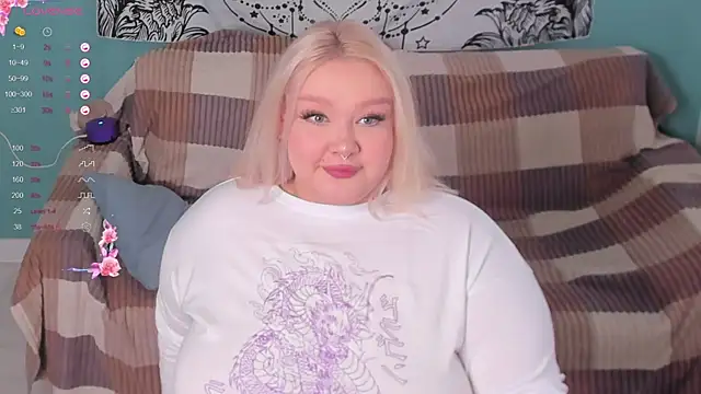 Snapshot of LilyBelll chatting on 12-09-24, 08:11 LilyBelll online show from 12-09-24, 08:11