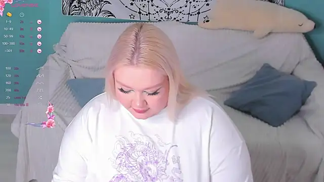 Snapshot of LilyBelll chatting on 12-18-24, 04:38 LilyBelll online show from 12-18-24, 04:38