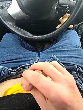 Titanhoott online show from 11-15-25, 11:58