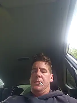 Snapshot of Titanhoott chatting on 10-08-25, 08:49 Titanhoott online show from 10-08-25, 08:49