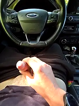 Snapshot of Titanhoott chatting on 09-18-25, 11:24 Titanhoott online show from 09-18-25, 11:24