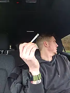 Snapshot of Titanhoott chatting on 01-22-25, 11:01 Titanhoott online show from 01-22-25, 11:01