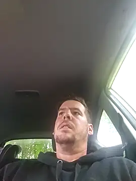 Snapshot of Titanhoott chatting on 10-04-25, 08:38 Titanhoott online show from 10-04-25, 08:38