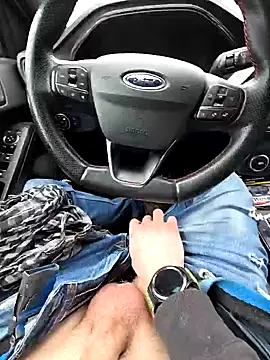 Snapshot of Titanhoott chatting on 01-20-25, 12:49 Titanhoott online show from 01-20-25, 12:49