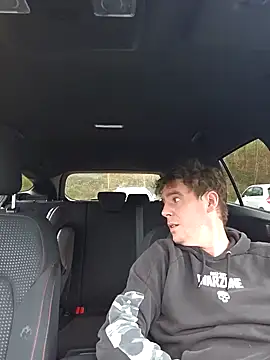 Snapshot of Titanhoott chatting on 01-08-25, 09:32 Titanhoott online show from 01-08-25, 09:32