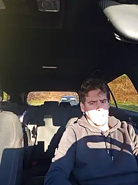 Snapshot of Titanhoott chatting on 12-28-24, 09:52 Titanhoott online show from 12-28-24, 09:52