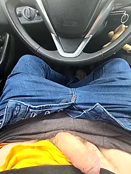 Titanhoott online show from 11-13-25, 01:04