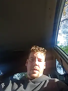 Snapshot of Titanhoott chatting on 11-04-25, 10:08 Titanhoott online show from 11-04-25, 10:08