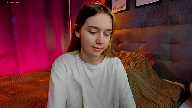 Lesi Moonie01 online show from 11-30-25, 09:21