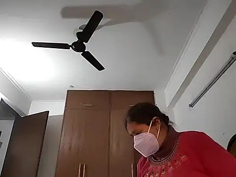 cutiecatty21 online show from 12-30-24, 09:16