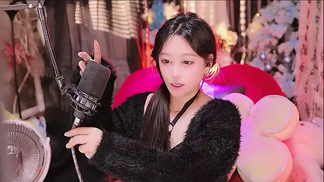 Missy Nana21 online show from 12-14-25, 04:12