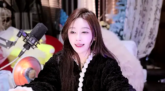 Missy Nana21 online show from 02-13-25, 04:28