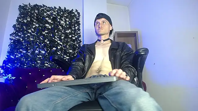 Snapshot of DemianPrince chatting on 12-17-24, 07:50 DemianPrince online show from 12-17-24, 07:50