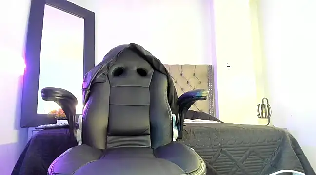 Snapshot of DemianPrince chatting on 12-18-24, 04:09 DemianPrince online show from 12-18-24, 04:09