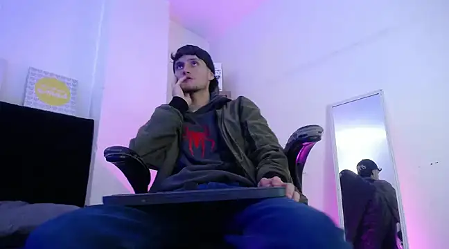 Snapshot of DemianPrince chatting on 01-29-25, 04:05 DemianPrince online show from 01-29-25, 04:05