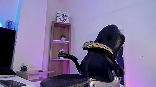 Snapshot of DemianPrince chatting on 02-07-25, 05:52 DemianPrince online show from 02-07-25, 05:52