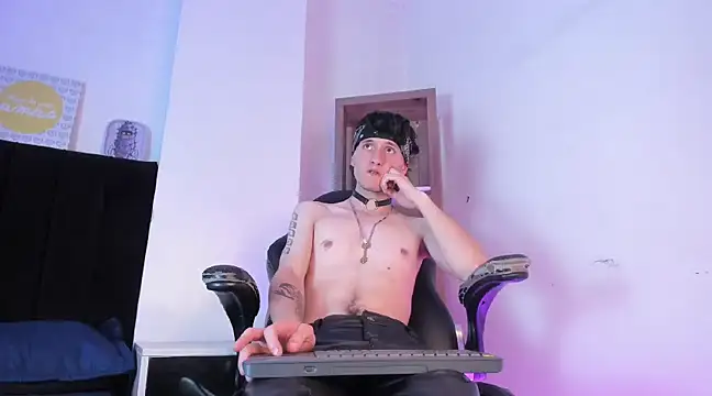 Snapshot of DemianPrince chatting on 01-11-25, 09:36 DemianPrince online show from 01-11-25, 09:36