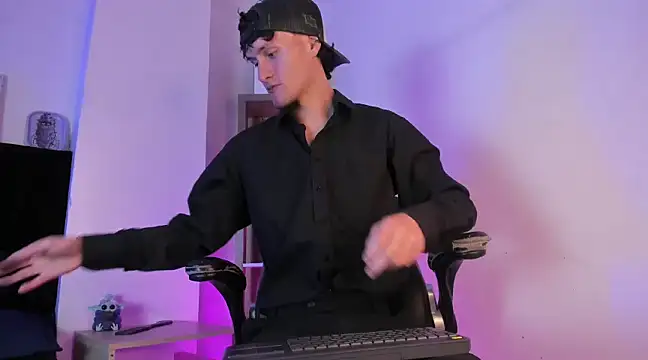 Snapshot of DemianPrince chatting on 01-16-25, 03:34 DemianPrince online show from 01-16-25, 03:34