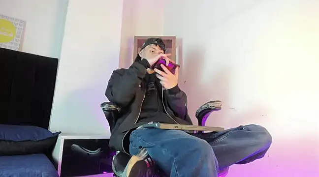 Snapshot of DemianPrince chatting on 01-12-25, 03:49 DemianPrince online show from 01-12-25, 03:49