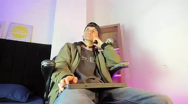 Snapshot of DemianPrince chatting on 01-11-25, 03:34 DemianPrince online show from 01-11-25, 03:34