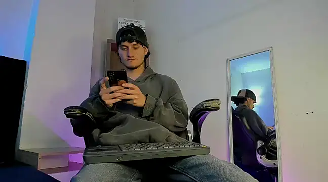 Snapshot of DemianPrince chatting on 02-01-25, 03:52 DemianPrince online show from 02-01-25, 03:52