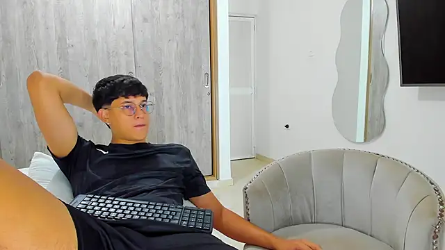 kittyandrick online show from 12-04-24, 07:22